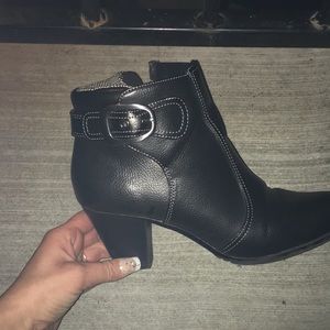 Sporto black booties